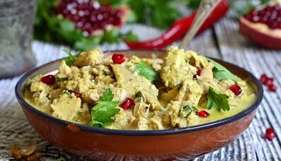 Mga recipe ng Walnut pinggan upang madagdagan ang potency